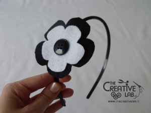tutorial cerchietto feltro fiore bianco nero 20