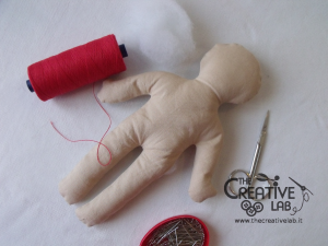 tutorial come fare pigotta corpo bambola stoffa pezza 09